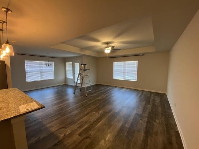 Building Photo - 107 Daymark Dr