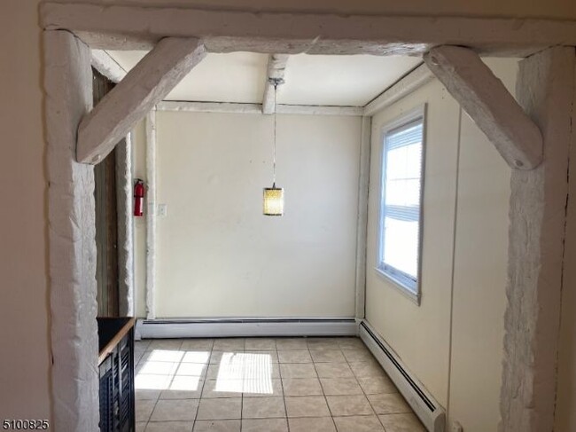 Building Photo - 1453 Morris Ave