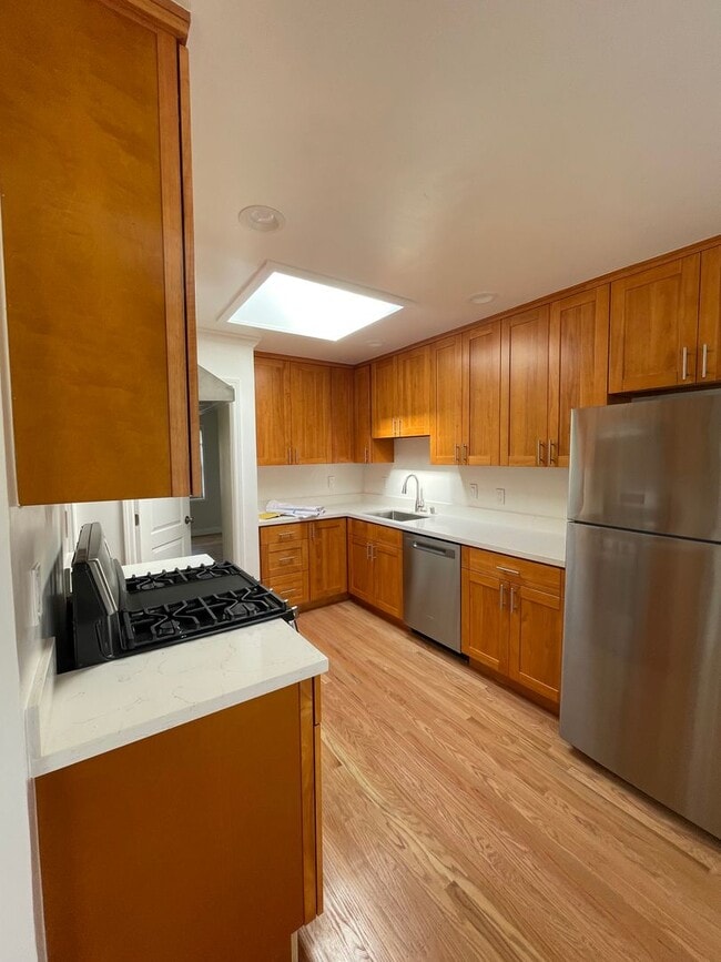 Building Photo - G4 | (M&amp;R) 412-414 &amp; 416 E Street