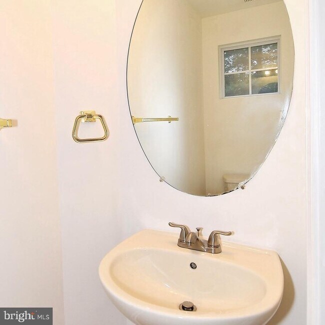 Building Photo - 12065 Trumbull Way
