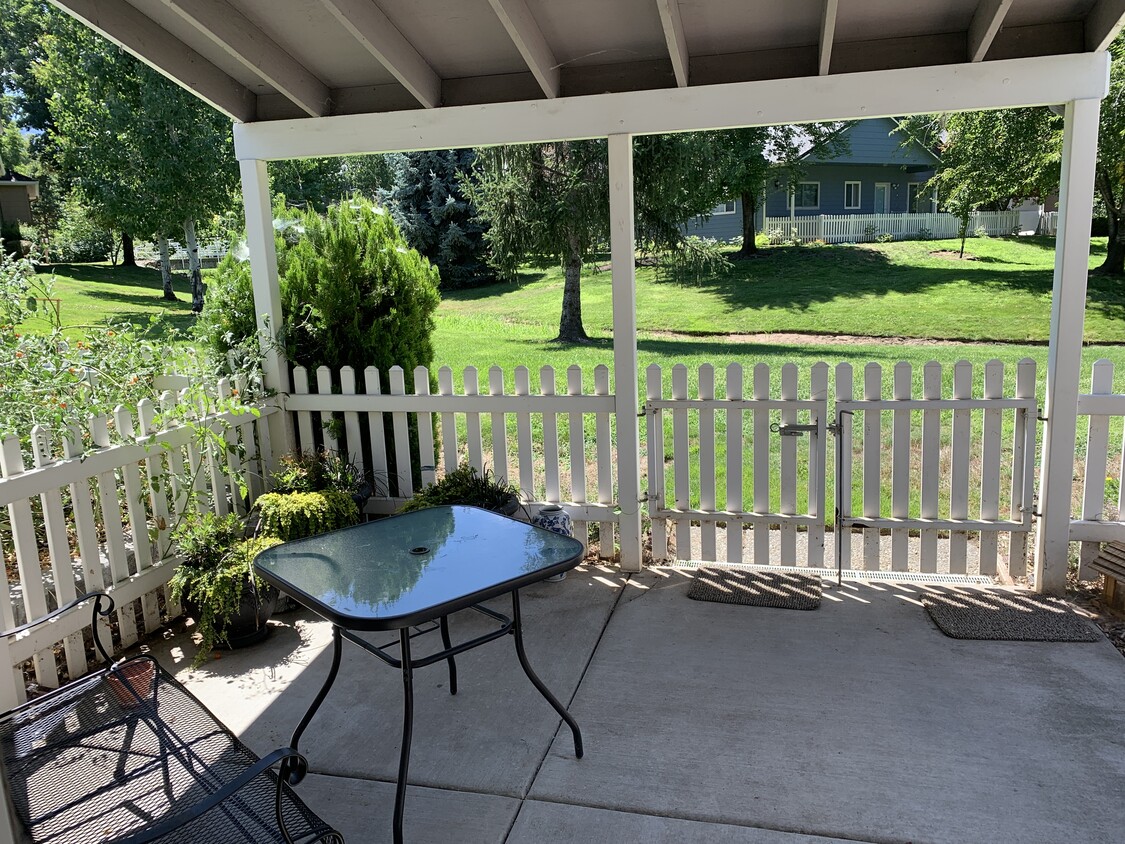Primary Photo - 249 Meadow Dr