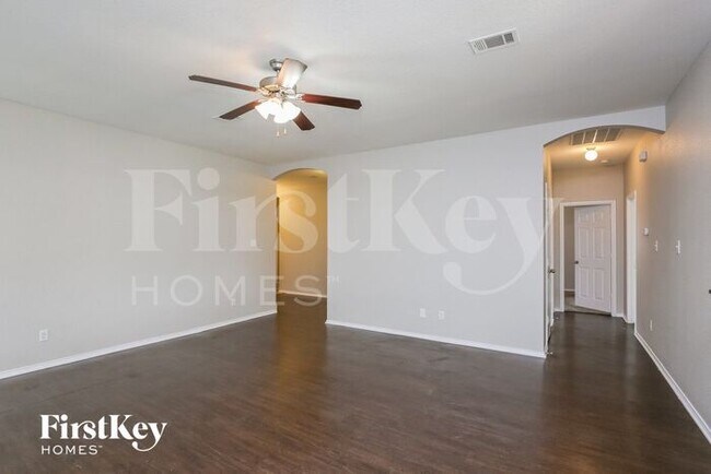 Building Photo - 2037 Cattle Creek Rd