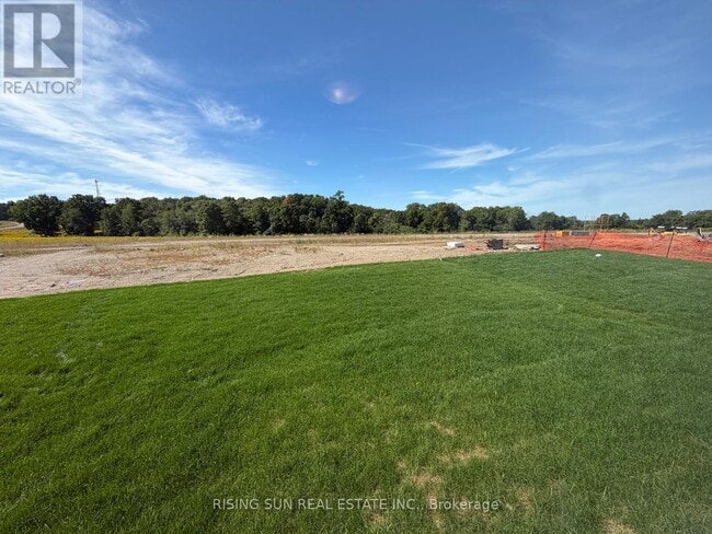 Building Photo - 562 Telfer St