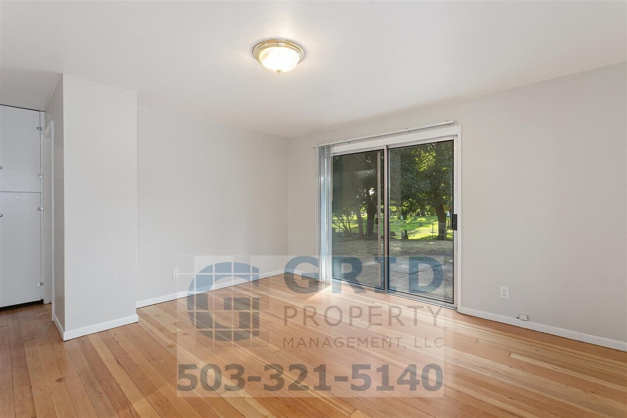 Charming 2BR House with Garage & Private Patio in Vancouver! - Charming 2BR House with Garage & Private Patio in Vancouver!