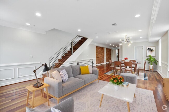 Gorgeous top-floor Eckington townhouse nea...