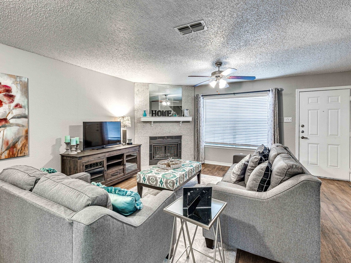 Primary Photo - Windsor Place Townhomes