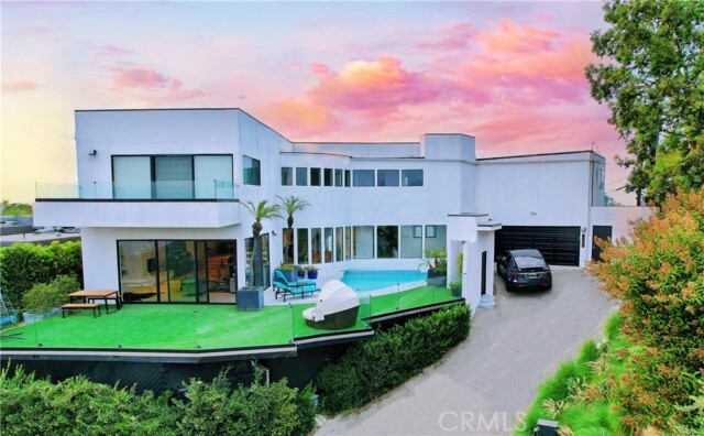 Primary Photo - 2457 Solar Dr