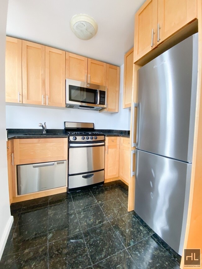 Building Photo - AMSTERDAM AVENUE