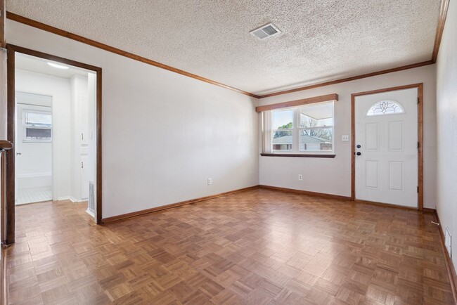 Photo - 3 bed, 1 bath home in Moore, ok