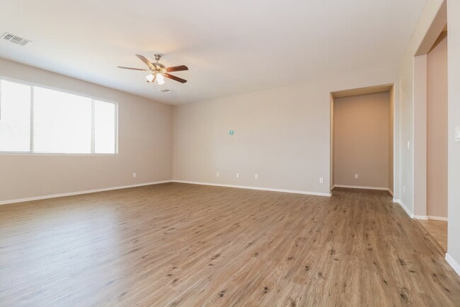 Building Photo - 6114 S 30th Ln
