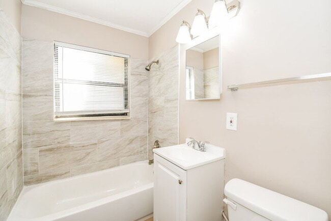 Foto del edificio - 714 S 42nd St