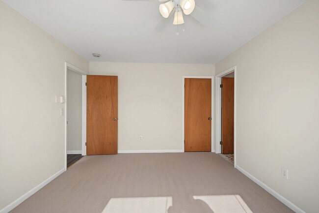 Foto del edificio - 318 Cornwall Hill Rd
