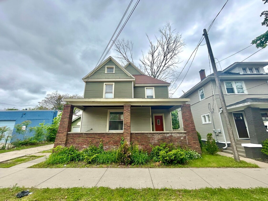 Primary Photo - 743 Neland Ave SE