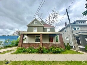 Building Photo - 743 Neland Ave SE