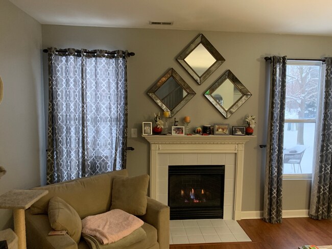 Building Photo - 716 Meadowridge Dr