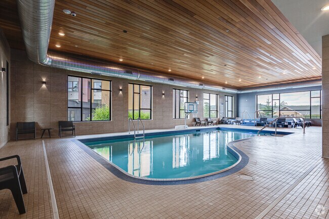Centro de Salud - Jacuzzi y Piscina Cubierta - BlueStone Lofts
