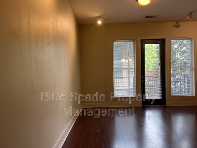 Building Photo - 1195 Milton Terrace SE