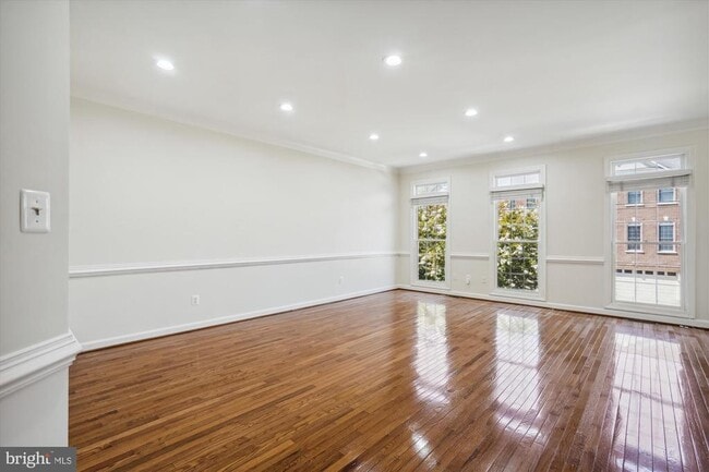 Foto del edificio - 4524 Fair Valley Dr