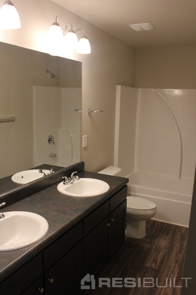 Building Photo - 212 Sableshire Way