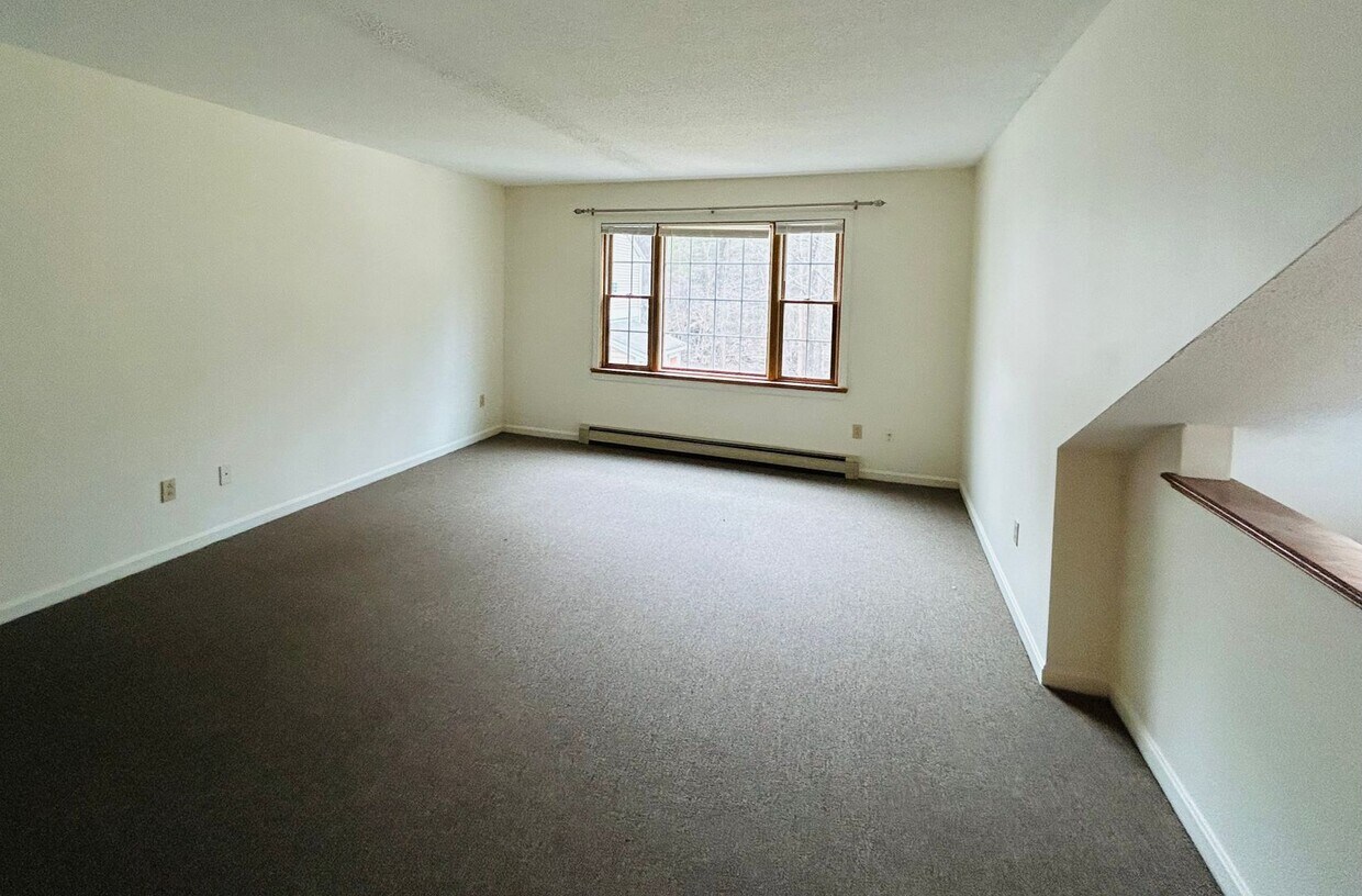 2000 Springbrook Cir Unit 814, Portsmouth, NH 03801 Room for Rent in