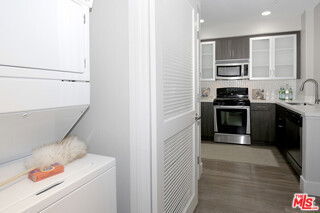 Foto del edificio - 1040 Glendon Ave