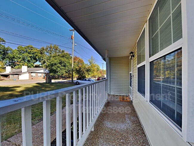 Building Photo - 1012 Patio Drive