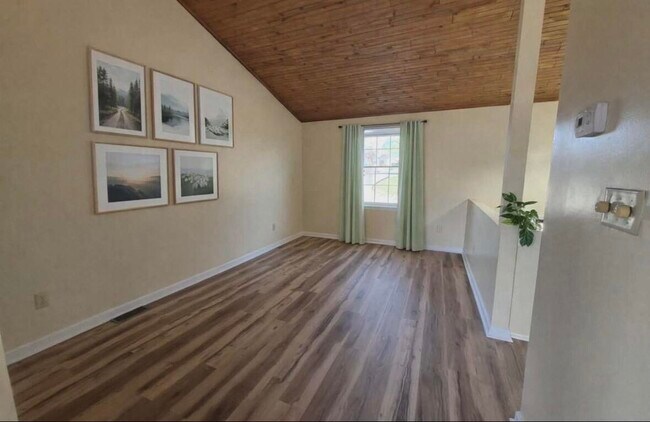 Foto del edificio - 1400 Hartland Woods Way