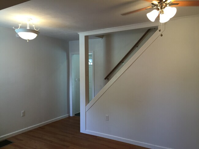 Comedor-1b - 125 E Walnut Ave