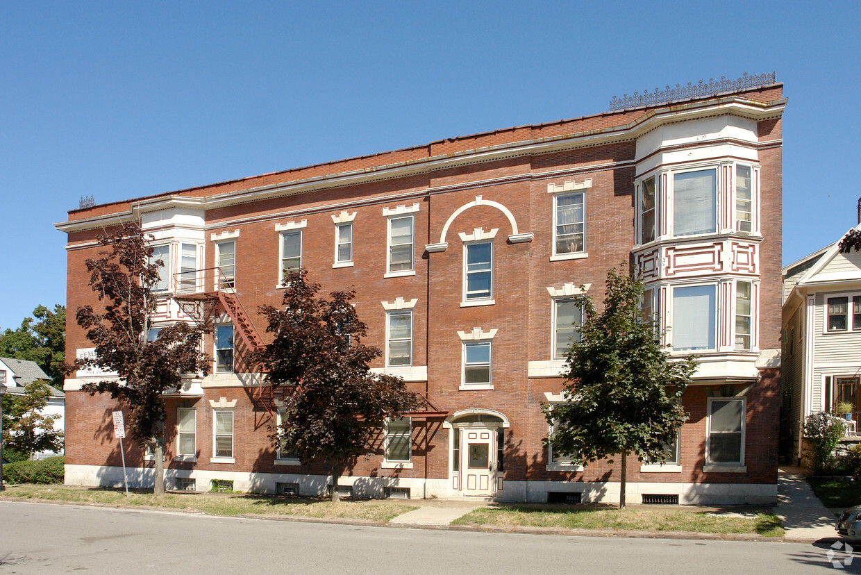 Building Photo - Elmwood Heights