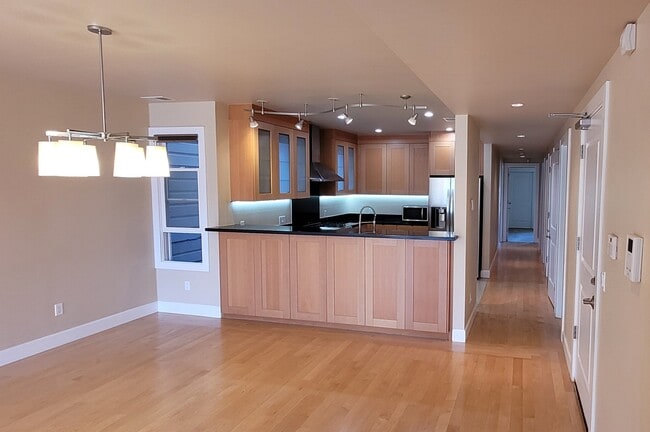 Building Photo - 760 27th Ave