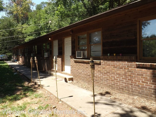 Building Photo - 130 Remington Dr