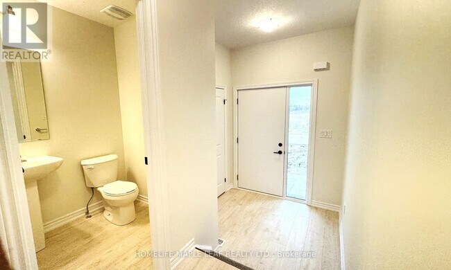 Building Photo - 375 Benninger Dr