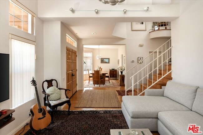 Foto del edificio - 1256 Cravens Ln