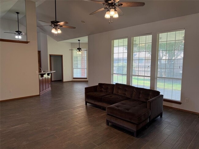 Building Photo - 4205 NW 146th Terrace