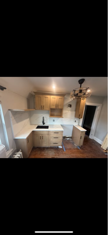 Building Photo - 126 Simpson St