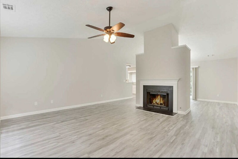 Foto principal - 3840 Greenbrook Dr