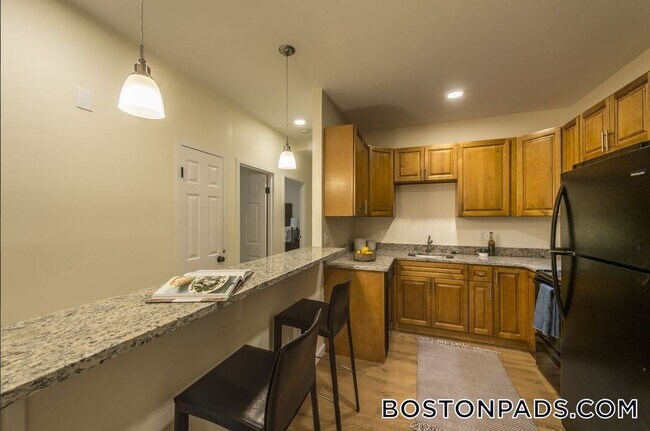 Foto del edificio - 757 Highland Ave