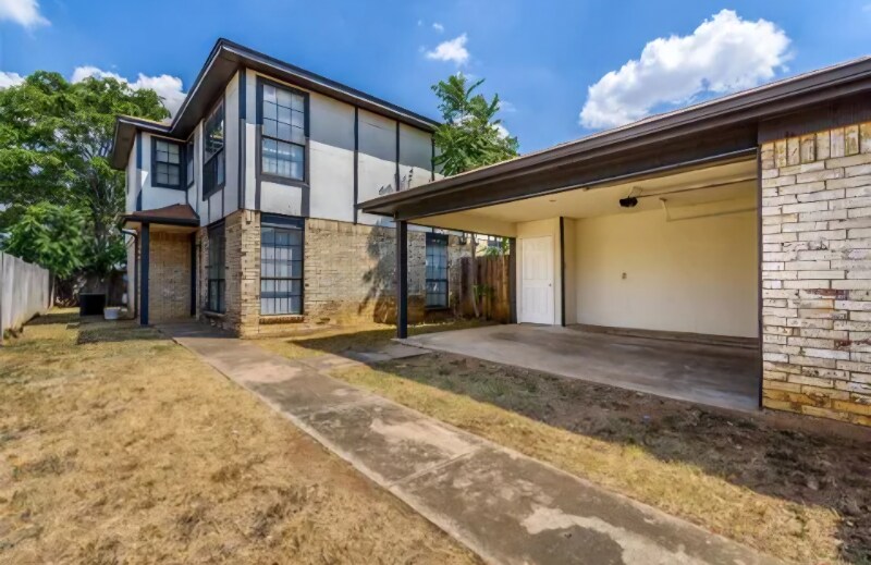 Foto principal - 6814 S Creek Dr