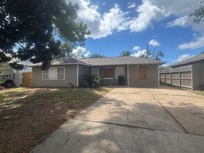 Building Photo - 4918 Balkin St
