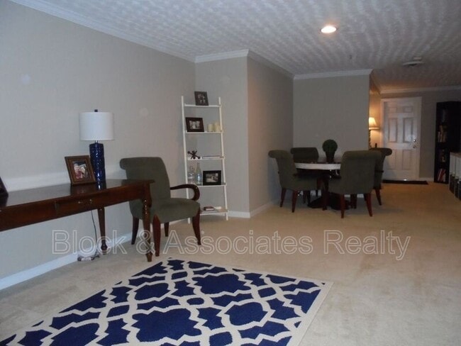 Foto del edificio - 2314 Dover Pl