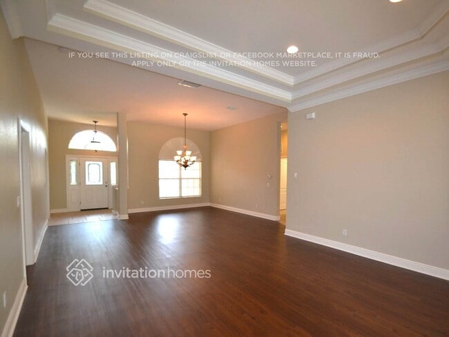 Building Photo - 13075 Peregrin Cir