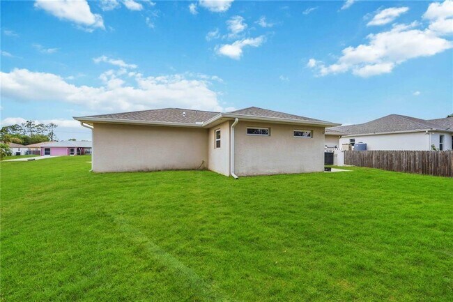 Building Photo - 2260 Mistleto Ln