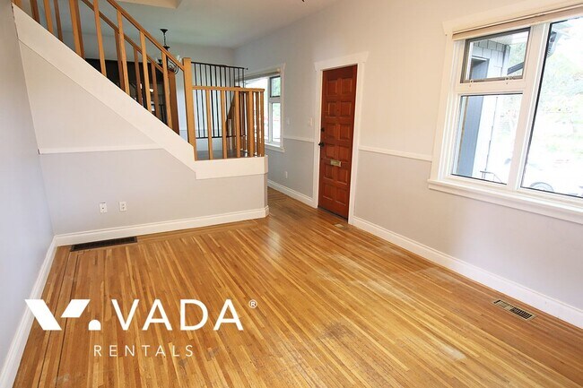 Photo du bâtiment - 76 E 42nd Ave