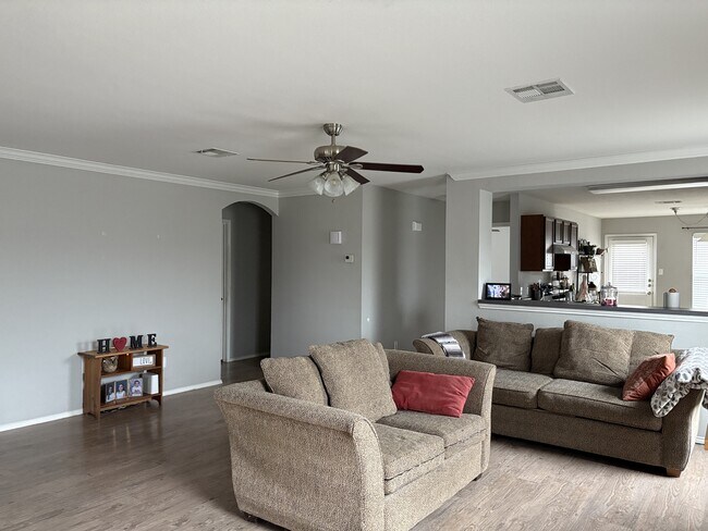 Foto del edificio - 1034 W South St