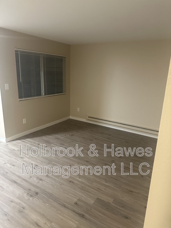 Building Photo - 4531 Boardwalk Dr