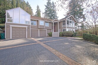 Building Photo - 2668 E Lake Sammamish Pkwy NE