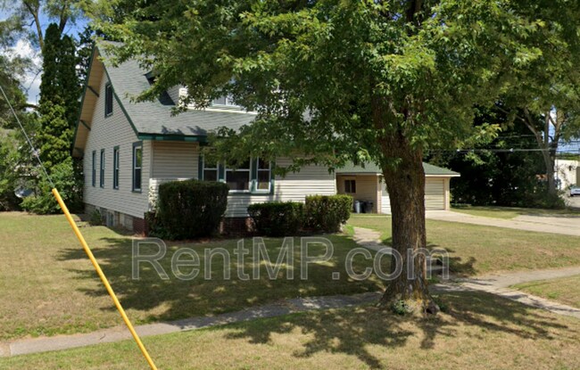 Foto del edificio - 703 E Chippewa St