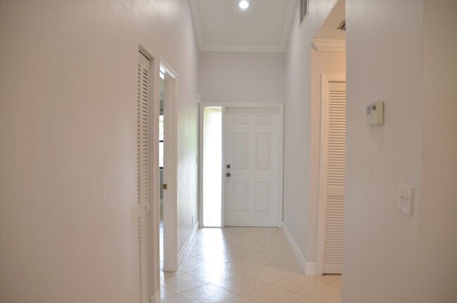 Foto del edificio - 9268 Ketay Cir