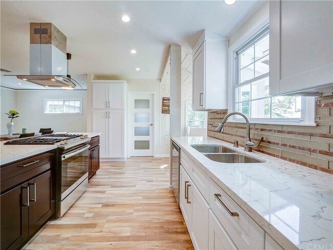 Foto del edificio - 15931 Tuba St