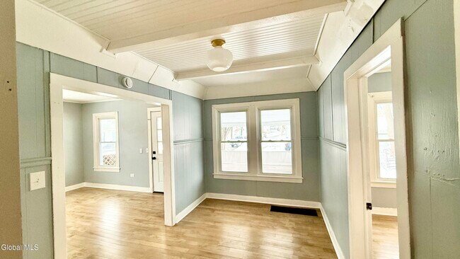 Foto del edificio - 173 Bay St